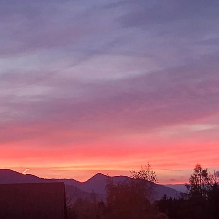 Pokoje U Mrugaly Czerwienne Esterno foto