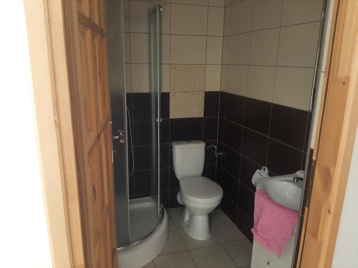 Pokoje U Mrugaly Czerwienne Esterno foto
