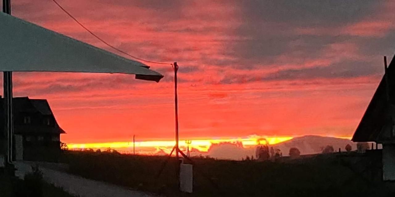 Pokoje U Mrugaly Czerwienne Esterno foto