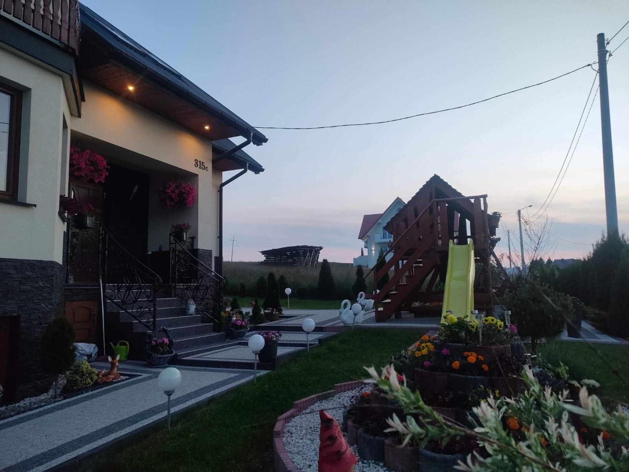 Pokoje U Mrugaly Czerwienne Esterno foto