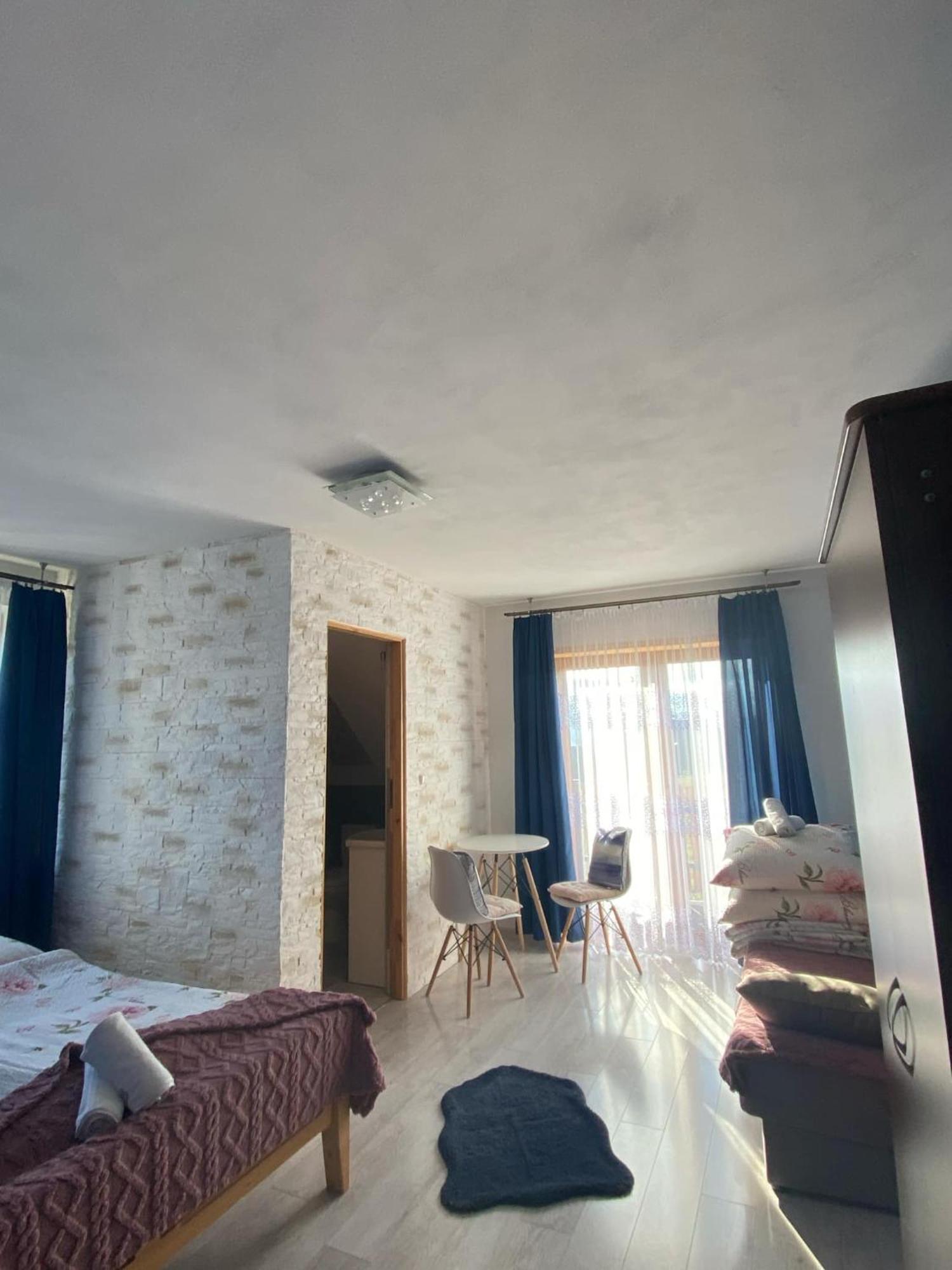 Pokoje U Mrugaly Czerwienne Esterno foto